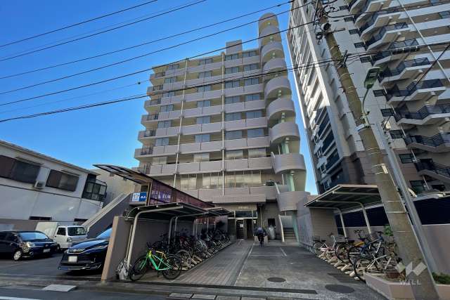 グランイーグル多摩川緑地の外観（北西側から）