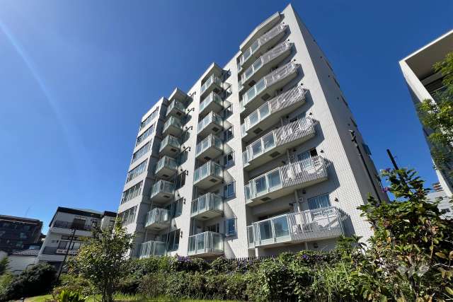 クレイス月島キャナルフロントの外観（東側から）