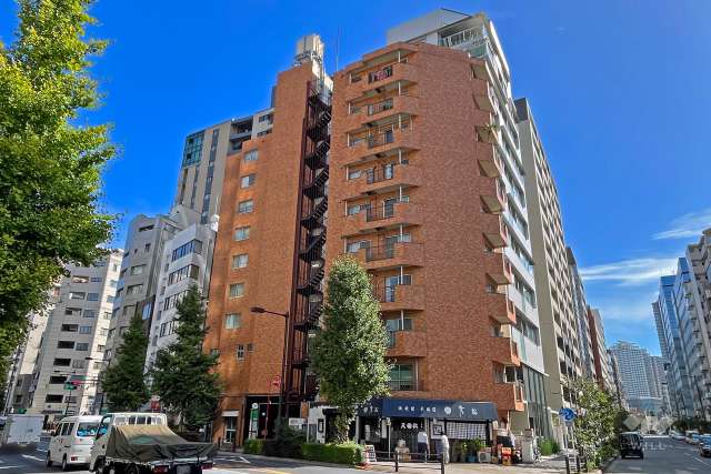 初穂マンションひがし京橋の外観（北西側から）