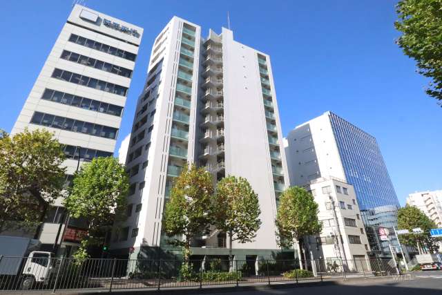 ファミール銀座イーストの外観(南側から)