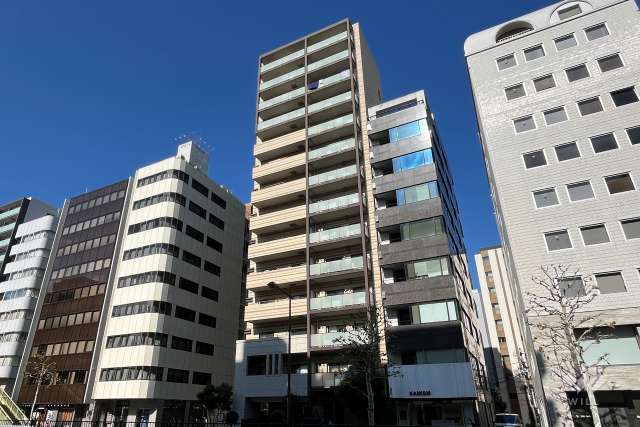 アデニウム東日本橋の外観（南東側から）