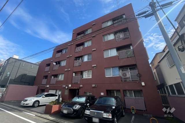 日興パレス中野の外観（南西側から）