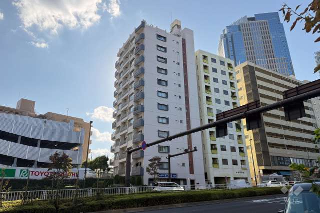 マンション中野坂上の外観（北東側から）