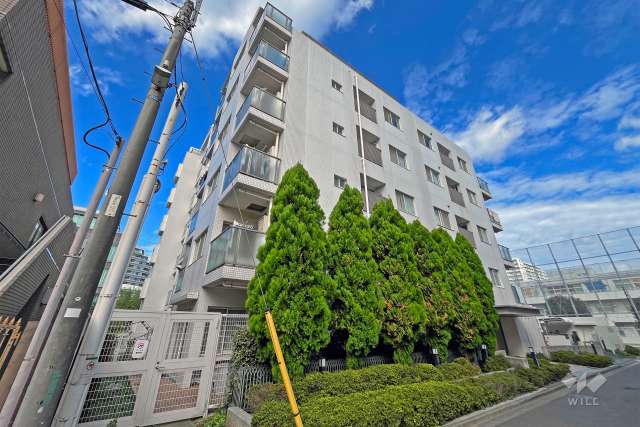 フェアロージュ方南町の外観（南東側から）