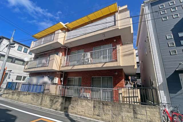 光栄ハイツの外観（南西側から）