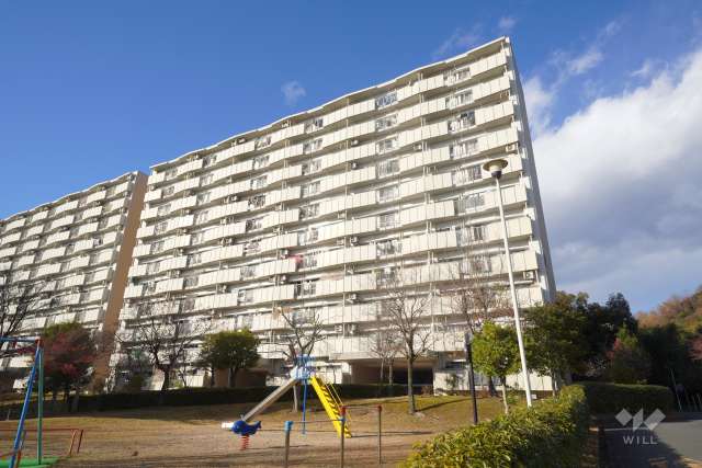 若山台第1住宅34号棟の外観（南東側から）