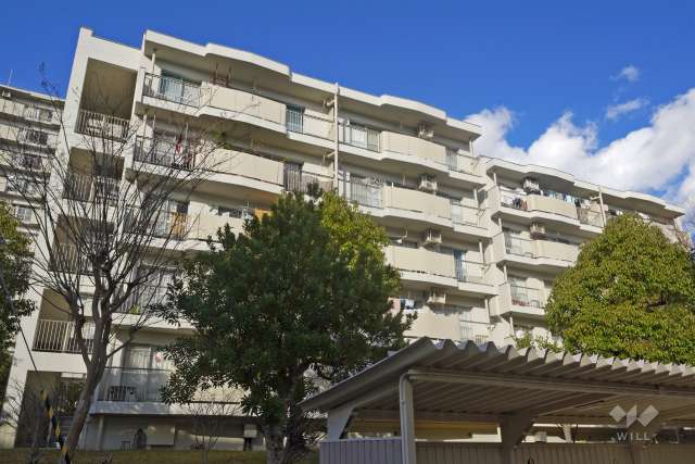 若山台第1住宅35号棟の外観（南側から）