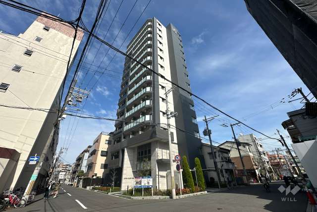 エステムコート大阪WESTの外観（南東側から）