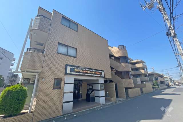 ライオンズマンション武蔵中原の外観（北東側から）