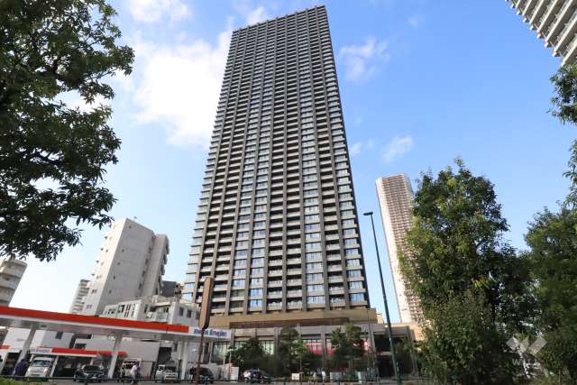 シティタワー武蔵小杉の外観(南東側から)