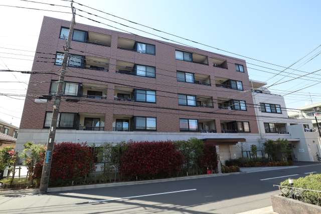 プレシス等々力緑地グリーンパークスの外観（南東側から）