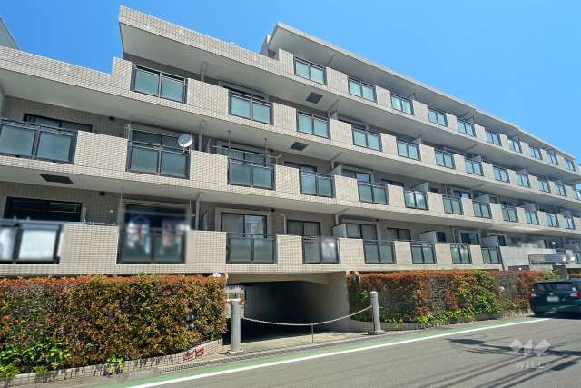 イトーピア鷺沼2の外観（南西側から）　