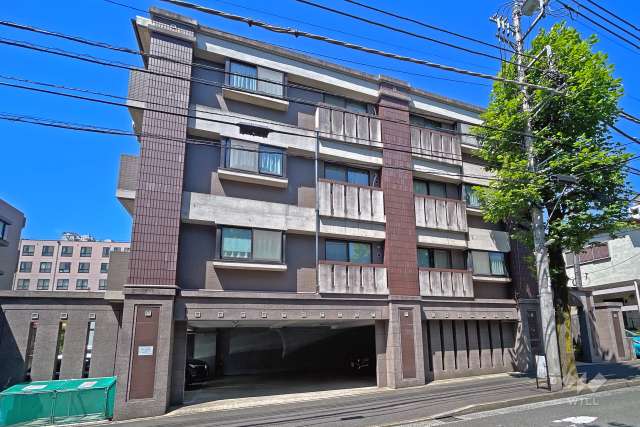 クレストフォルム鷺沼の外観（南東側から）