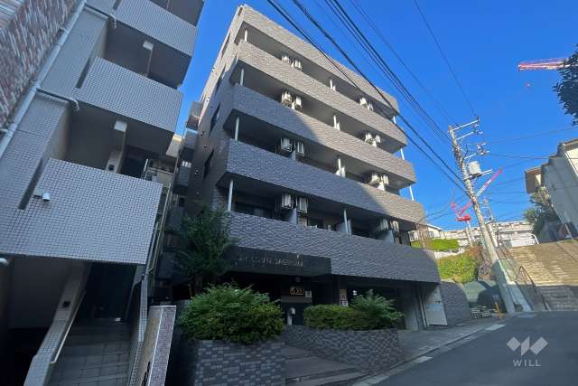 スカイコート鷺沼の外観（南東側から）