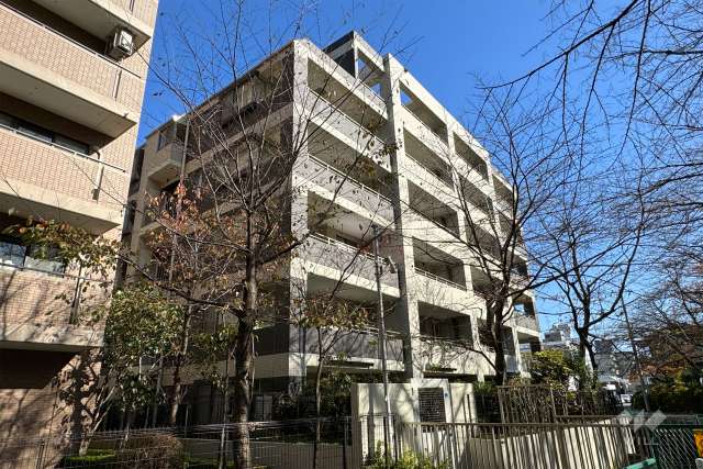 ファミール鷺沼パークフロントの外観(南西側から）