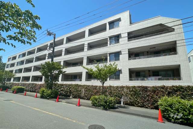 パークテラス宮前平の外観（南東側から）　
