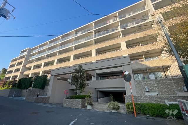 パークハウス美しの森ヒルサイドの外観（南西側から）　