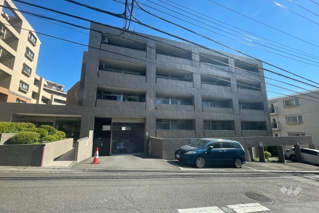 グローリア初穂宮崎台の外観（南西側から）