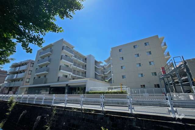 クレヴィア鷺沼の外観（北側から）