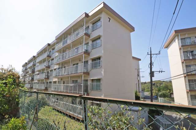 白幡台住宅７号棟の外観(南東側から)