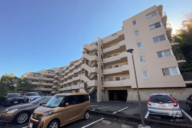 ウインザーハイム宮前平アーベインの外観（北西側から）