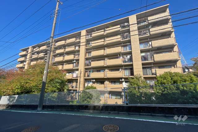 鷺沼ローラスの外観（南側から）