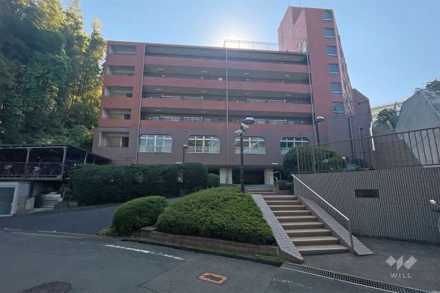 シャンボール鷺沼の外観（北東側から）