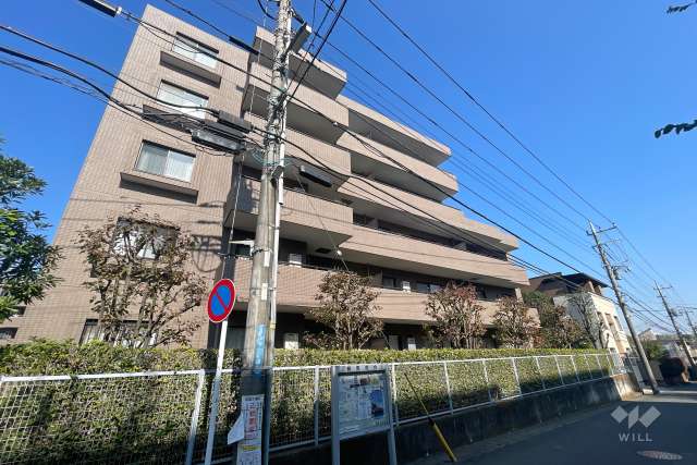 東急ドエルアルス鷺沼弐番館の外観（南西側から）