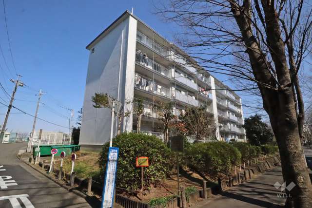 宮前平グリーンハイツ１５号棟の外観(南西側から)