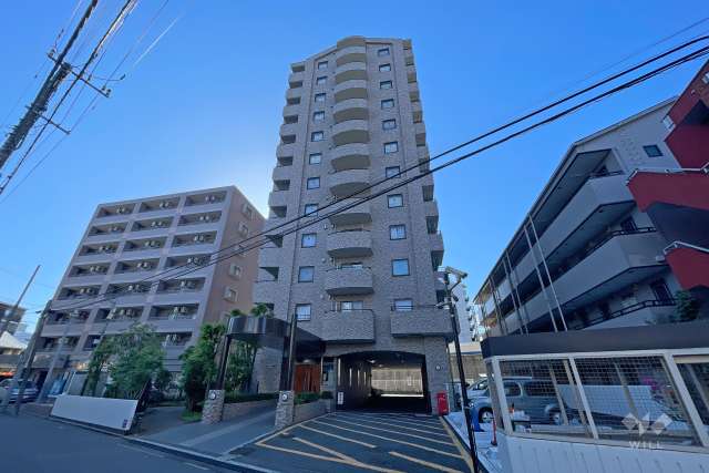 エクレール溝の口の外観（西側から）