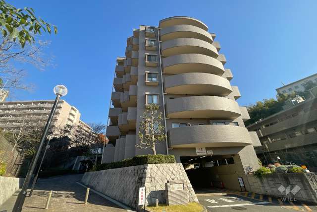 プランヴェール多摩川久地の丘の外観（南東側から）