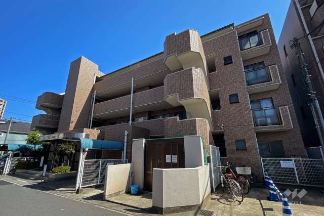 ダイアパレス溝の口東の外観（北西側から）