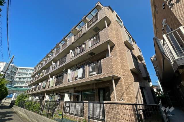 モナークマンション溝ノ口4の外観（南東側から）