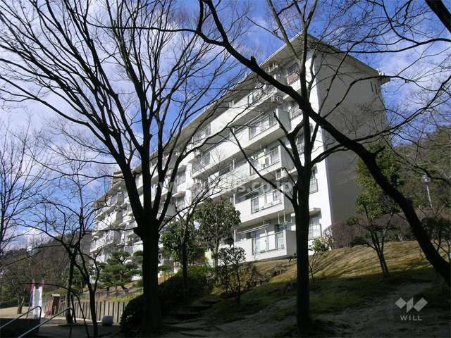 箕面如意谷住宅11棟の外観（南東側から）