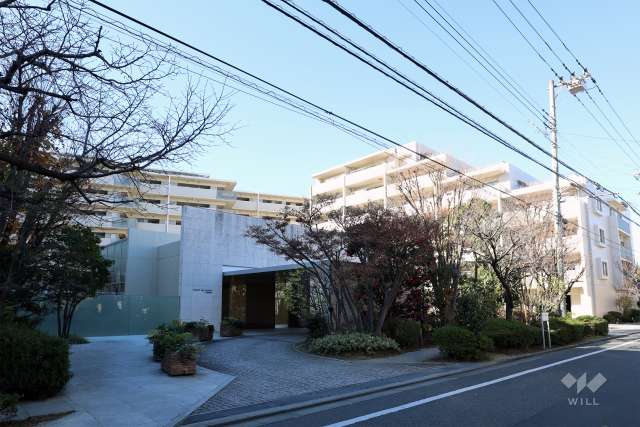 コスモザガーデン二子多摩川の外観（南東側から）