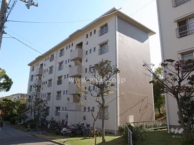 箕面粟生第２住宅20棟の外観（北西から）