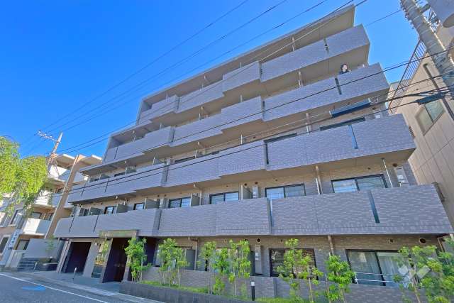 ルーブル溝の口伍番館の外観（南東側から）