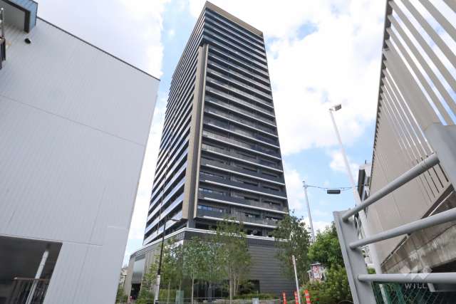 マンションの外観、公園