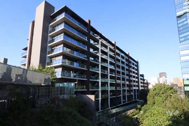 三田聖坂ガーデンレジデンスの外観(南東側から)