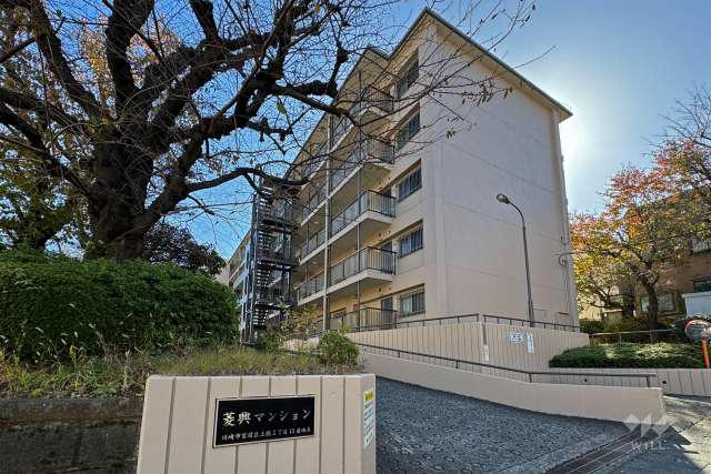 菱興マンションの外観（北西側から）