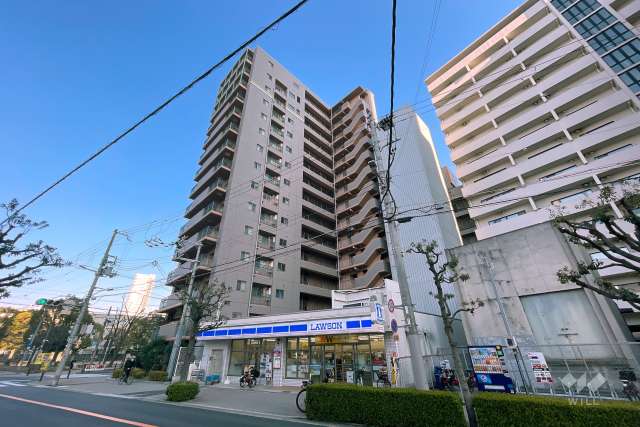 アーバンビュー南堀江の外観（南東側から）