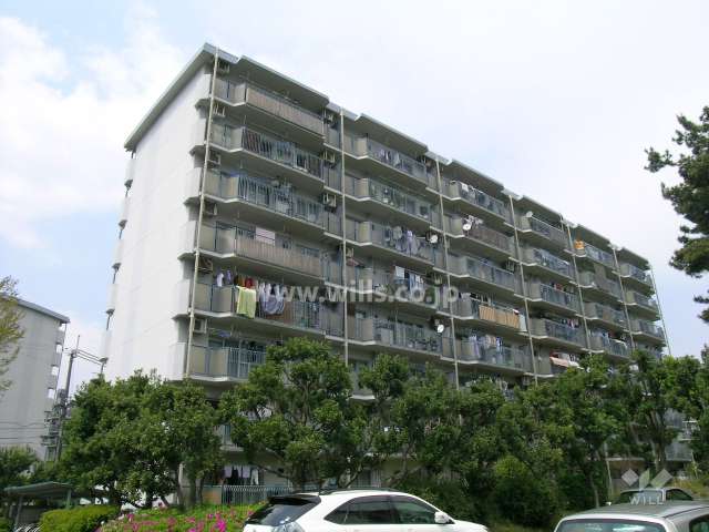 箕面粟生第４住宅６棟の外観（南西側から）