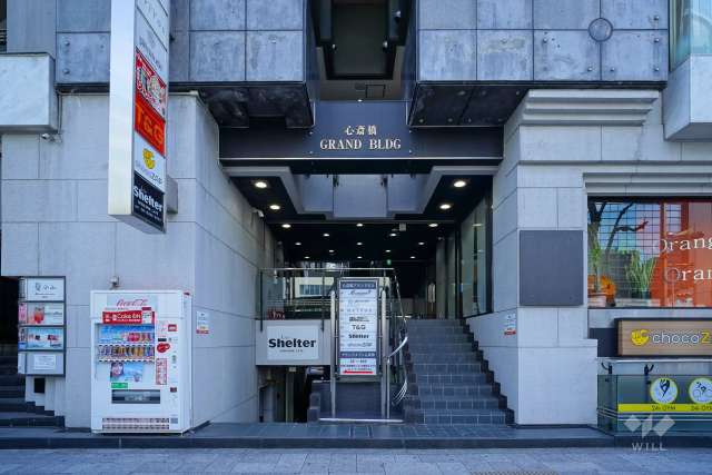 心斎橋グランドビル（グランドメゾン心斎橋）のエントランス