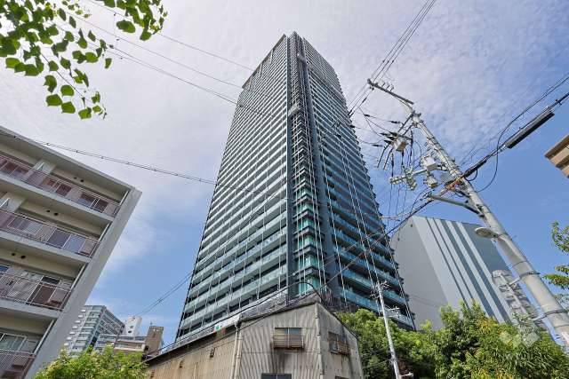 シティタワー大阪福島の外観（北西側から）