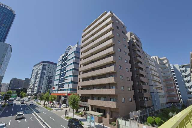 リーガル西梅田の外観（南東側から）