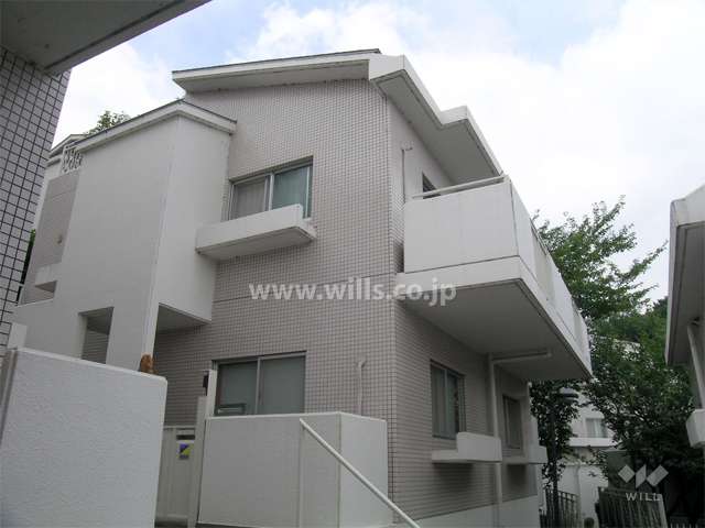 ロイヤルヒルズ箕面Ｂ−２棟の外観