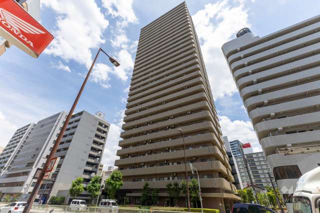 キングマンション天神橋2の外観（南西側から）