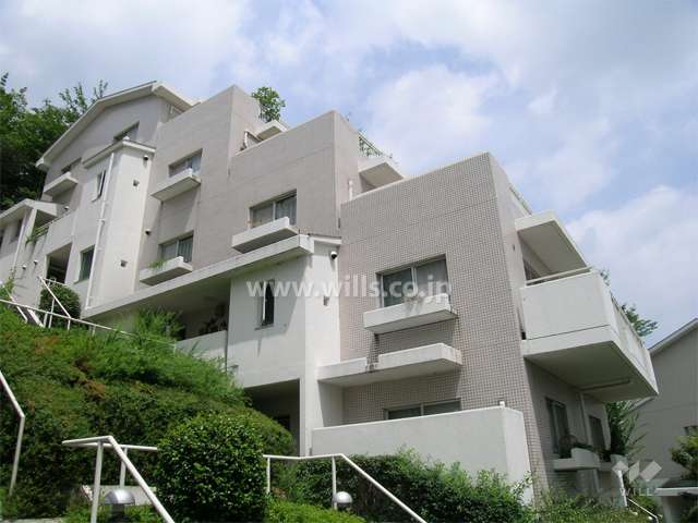 ロイヤルヒルズ箕面Ｆ−２棟の外観