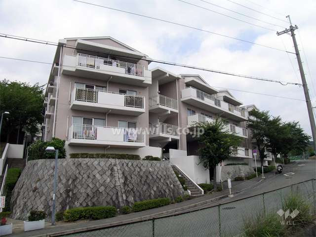 ロイヤルヒルズ箕面Ｌ−３棟の外観