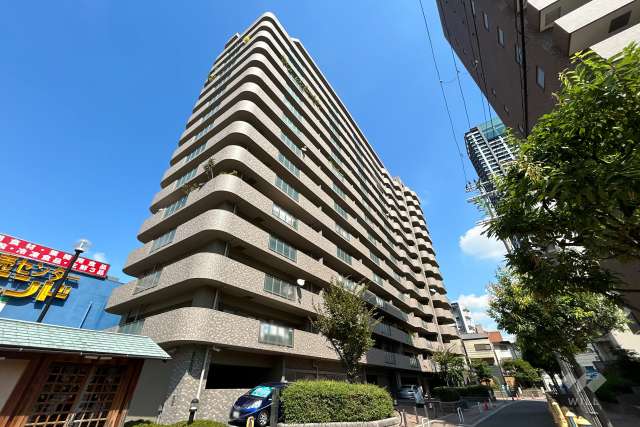 リベールシティ北梅田グランシャリオの外観（南西側から）